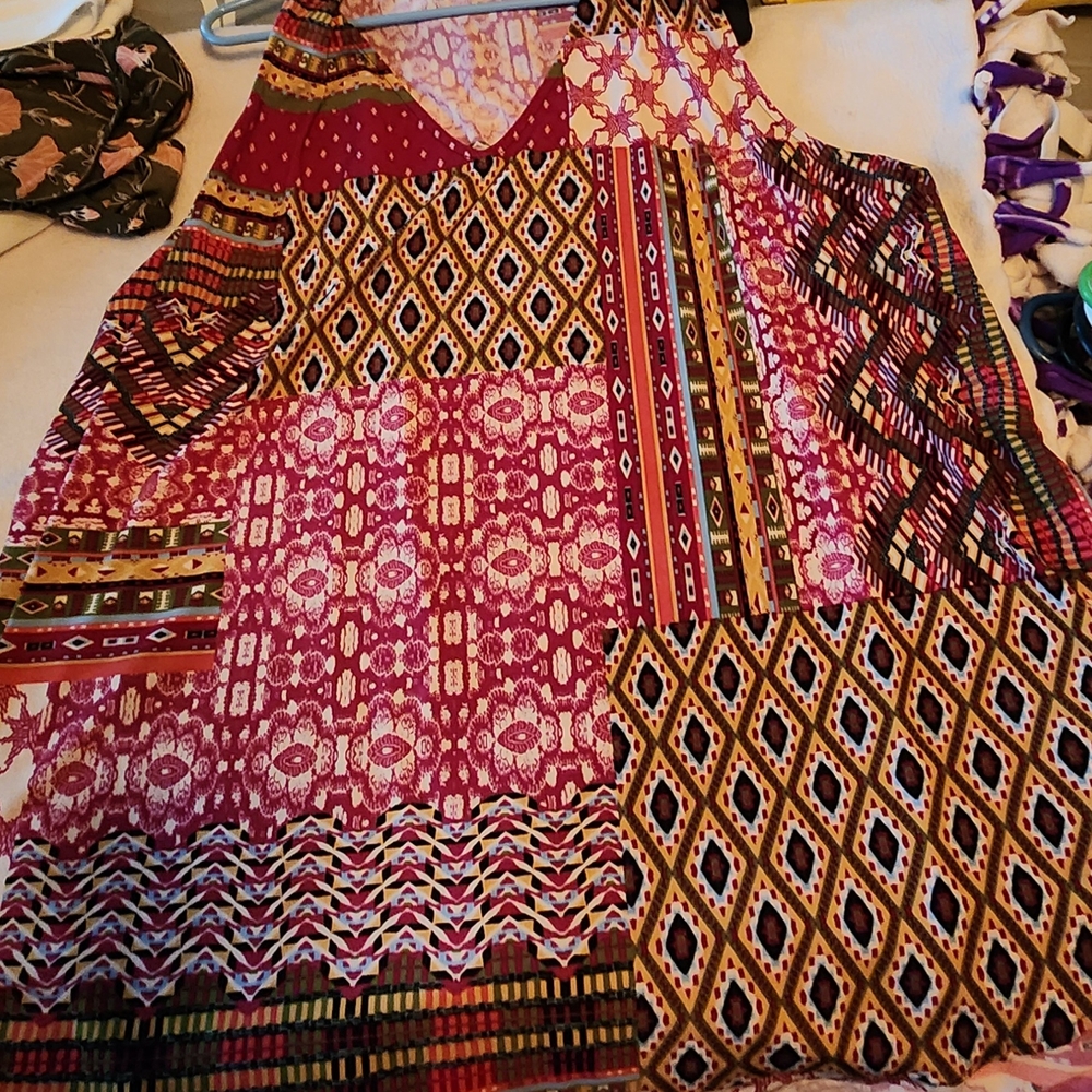 Dress Barn Red Graphic Sleeveless Tank Top